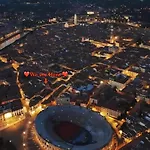 Arena In - Centre